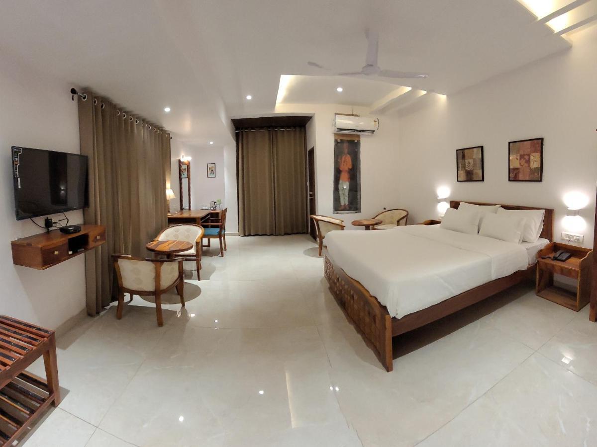 Aura Gold Resort Udaipur Luaran gambar