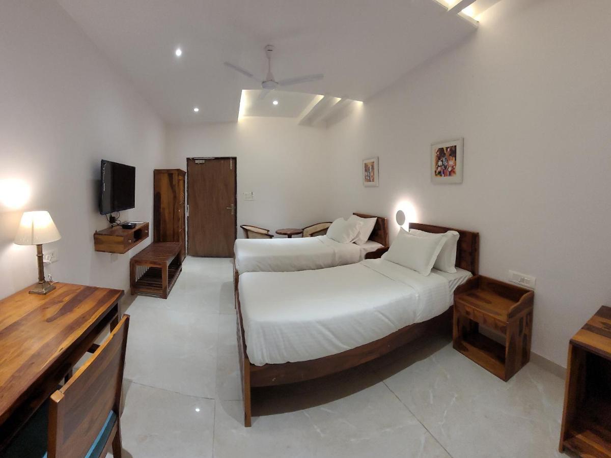 Aura Gold Resort Udaipur Luaran gambar