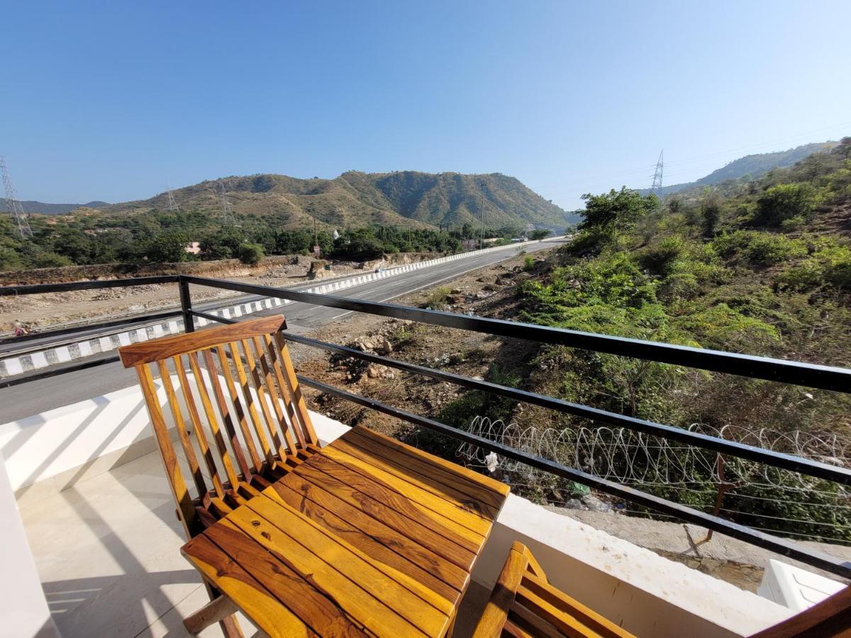 Aura Gold Resort Udaipur Luaran gambar