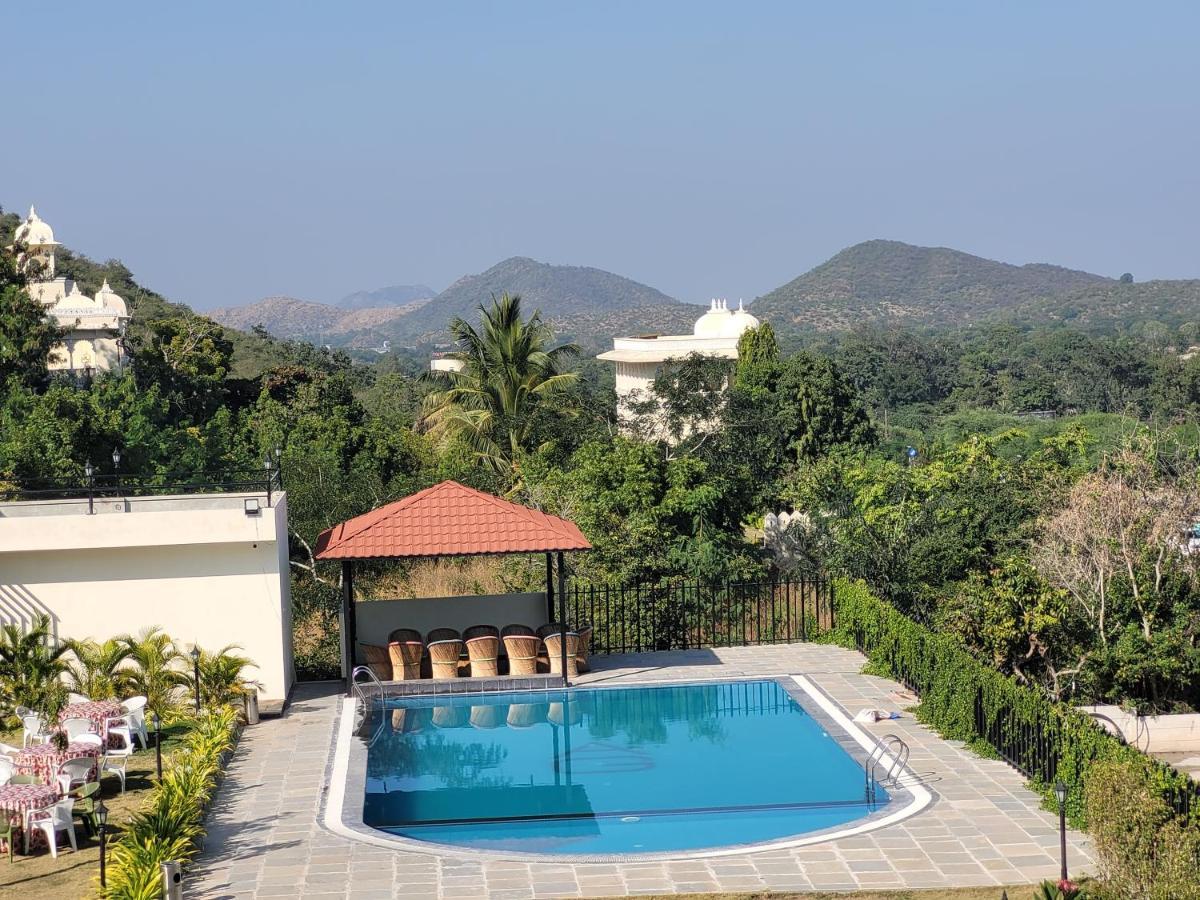 Aura Gold Resort Udaipur Luaran gambar
